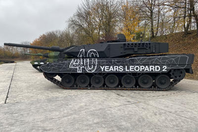 KMW_40_Jahre_Leopard_2-03-thumb